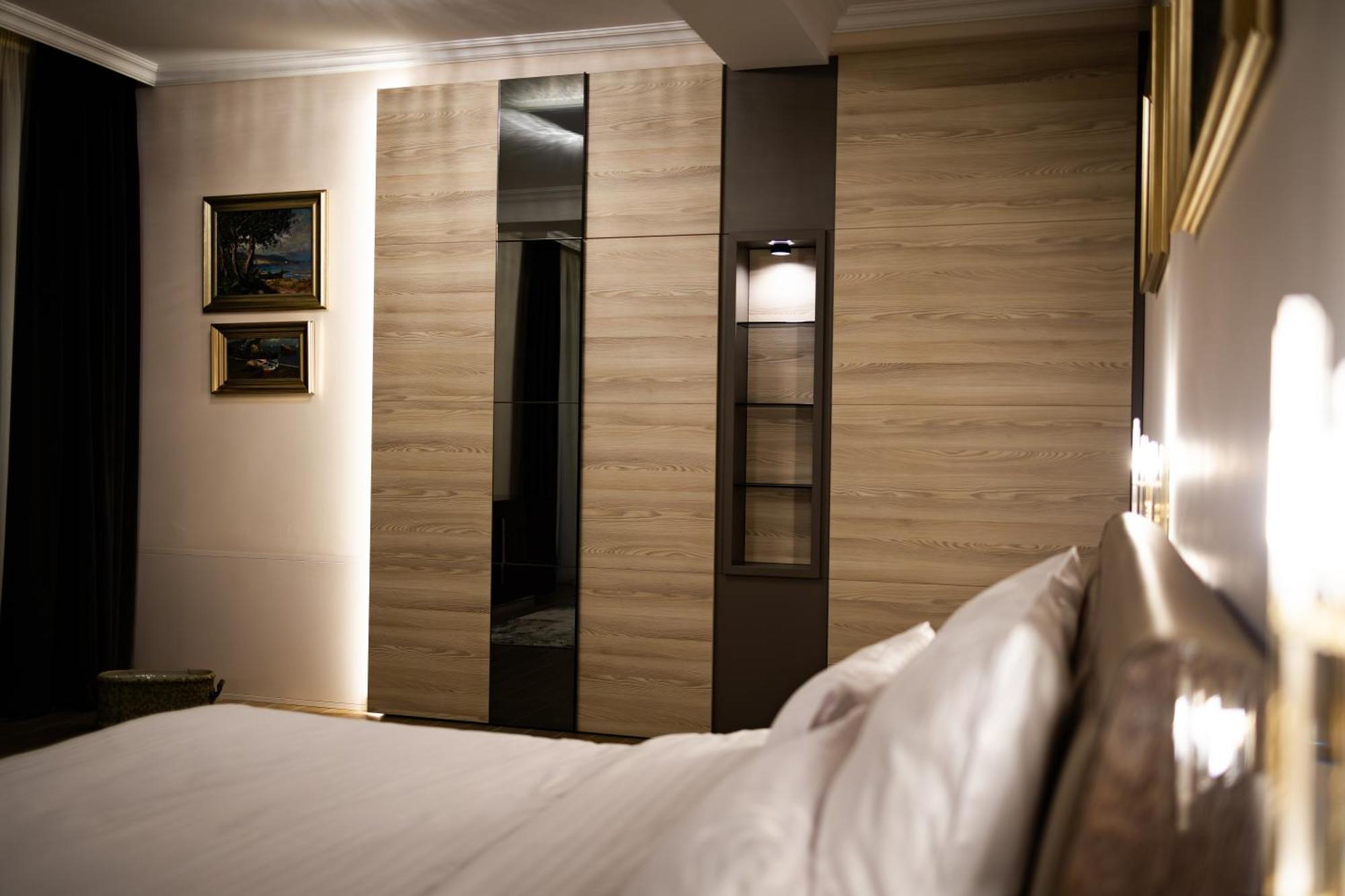 Therme Criss Balotesti Bagian luar foto