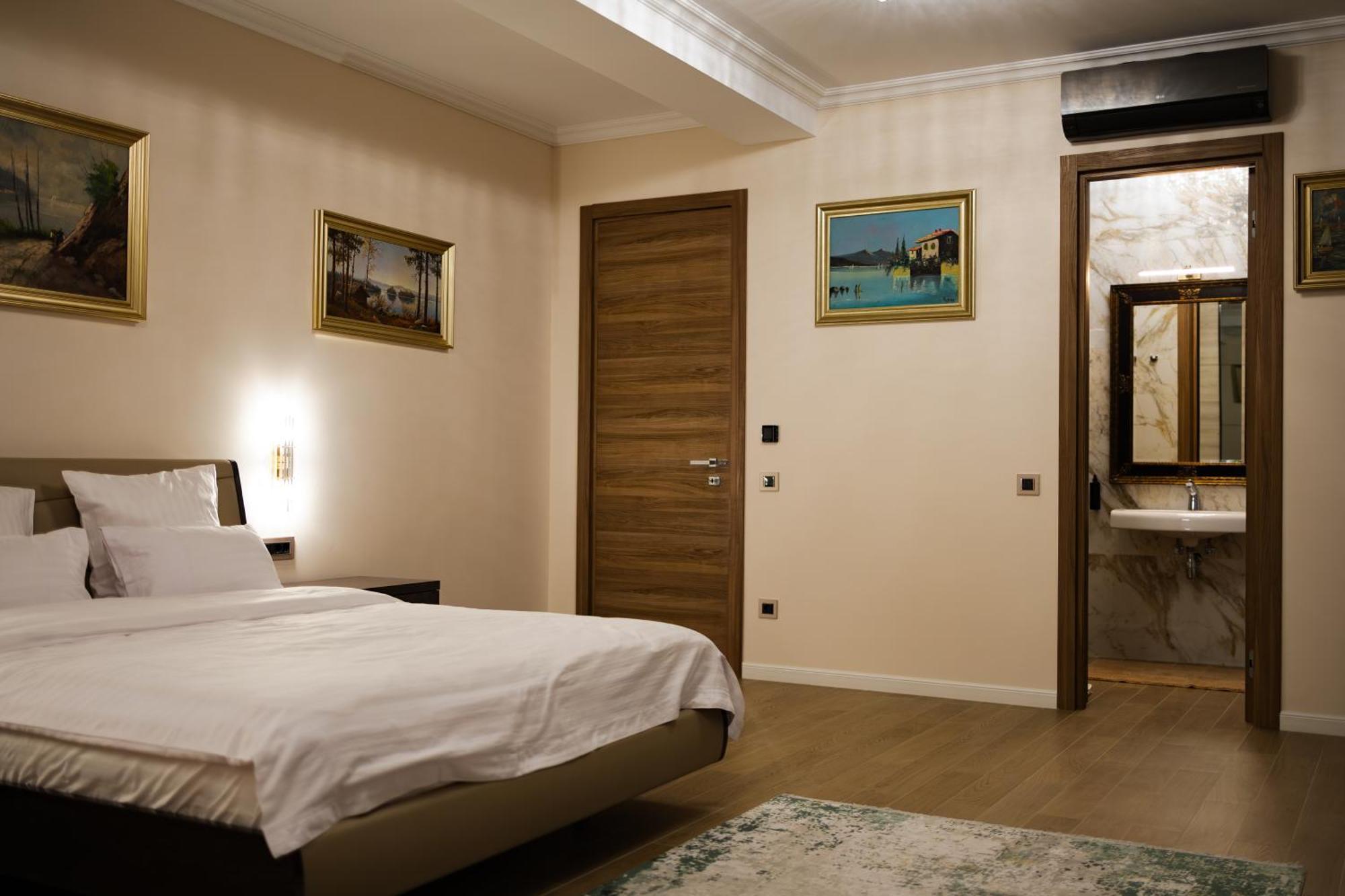 Therme Criss Balotesti Bagian luar foto